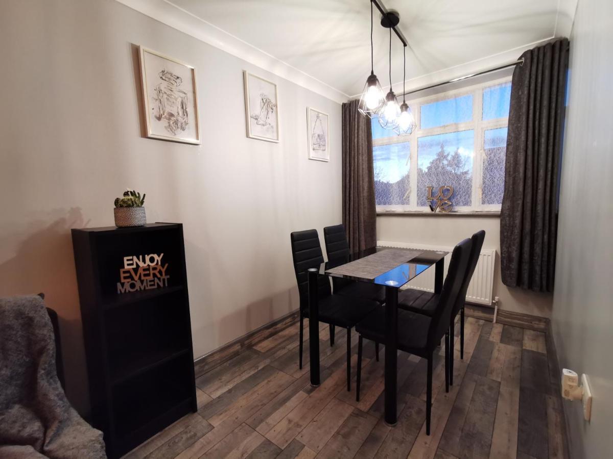 Palaz 2 - 2 Bedroom Flat Едмънтън Екстериор снимка