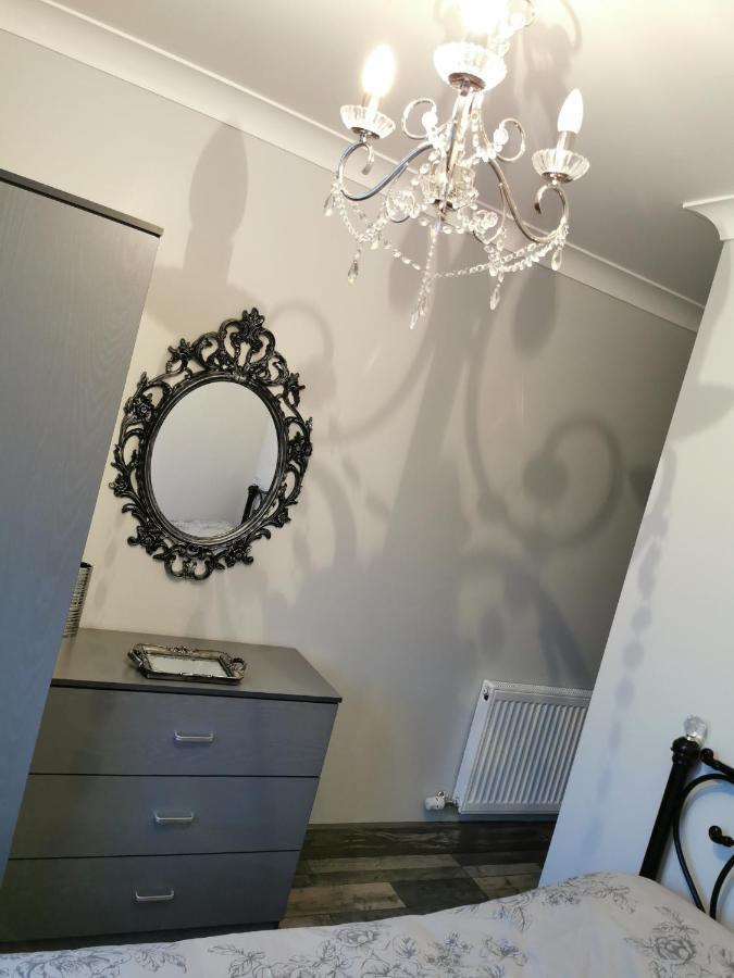 Palaz 2 - 2 Bedroom Flat Едмънтън Екстериор снимка
