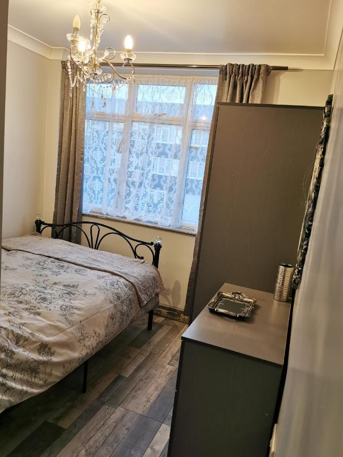 Palaz 2 - 2 Bedroom Flat Едмънтън Екстериор снимка