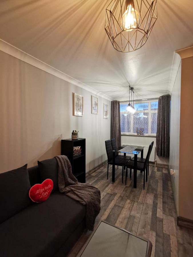 Palaz 2 - 2 Bedroom Flat Едмънтън Екстериор снимка