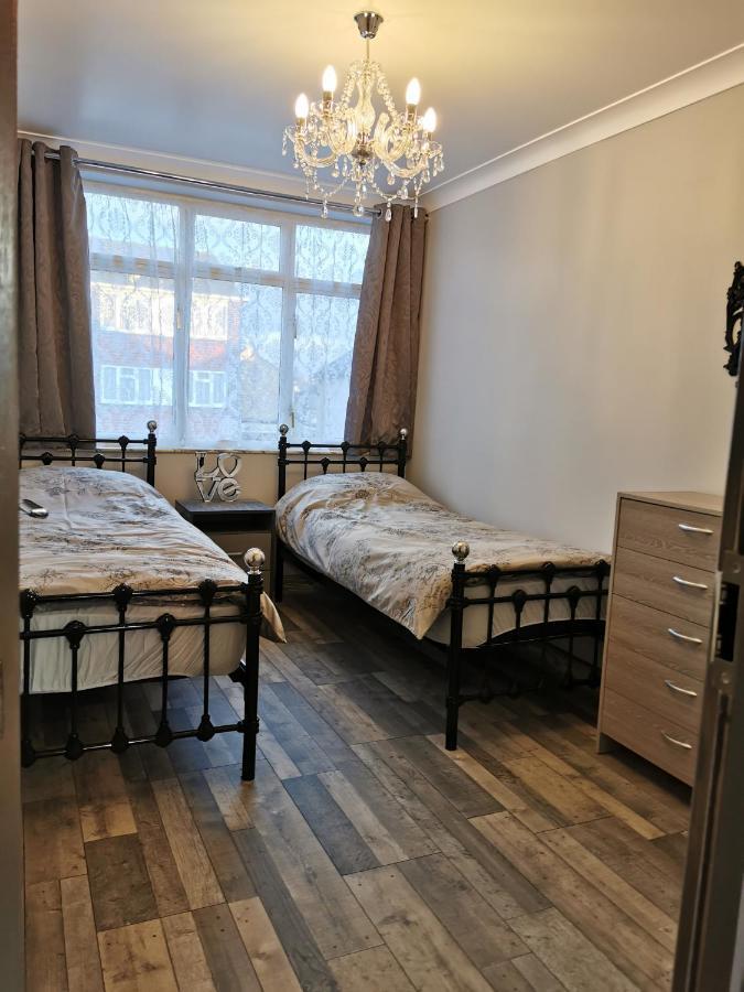 Palaz 2 - 2 Bedroom Flat Едмънтън Екстериор снимка