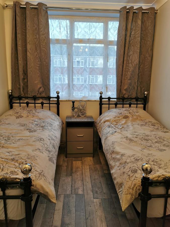 Palaz 2 - 2 Bedroom Flat Едмънтън Екстериор снимка