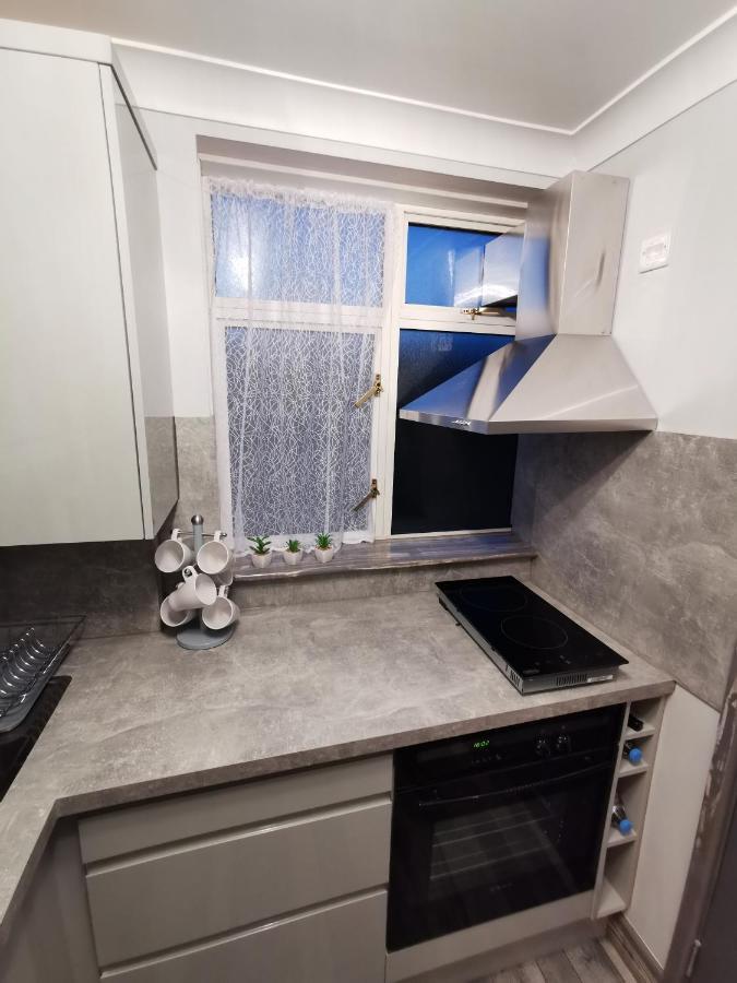 Palaz 2 - 2 Bedroom Flat Едмънтън Екстериор снимка