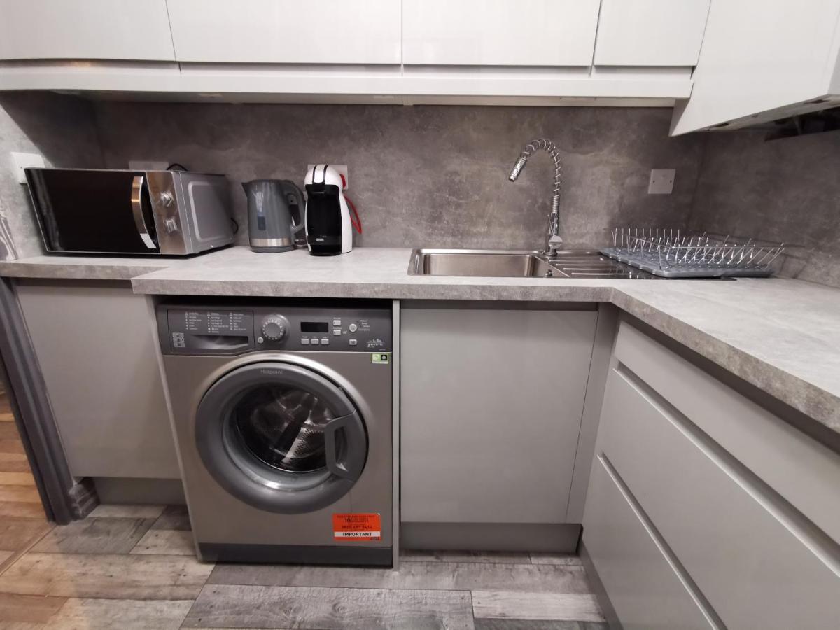 Palaz 2 - 2 Bedroom Flat Едмънтън Екстериор снимка