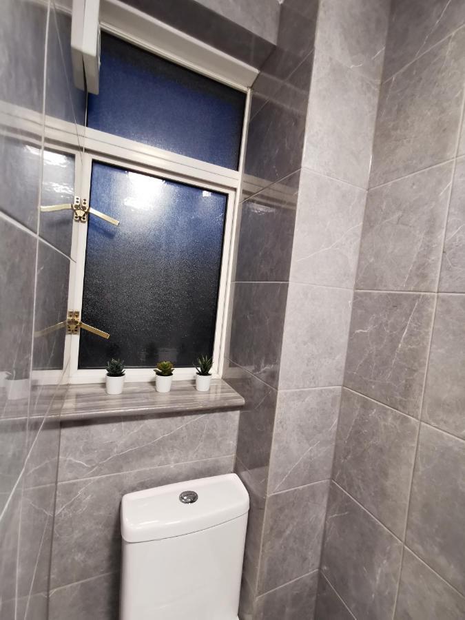 Palaz 2 - 2 Bedroom Flat Едмънтън Екстериор снимка