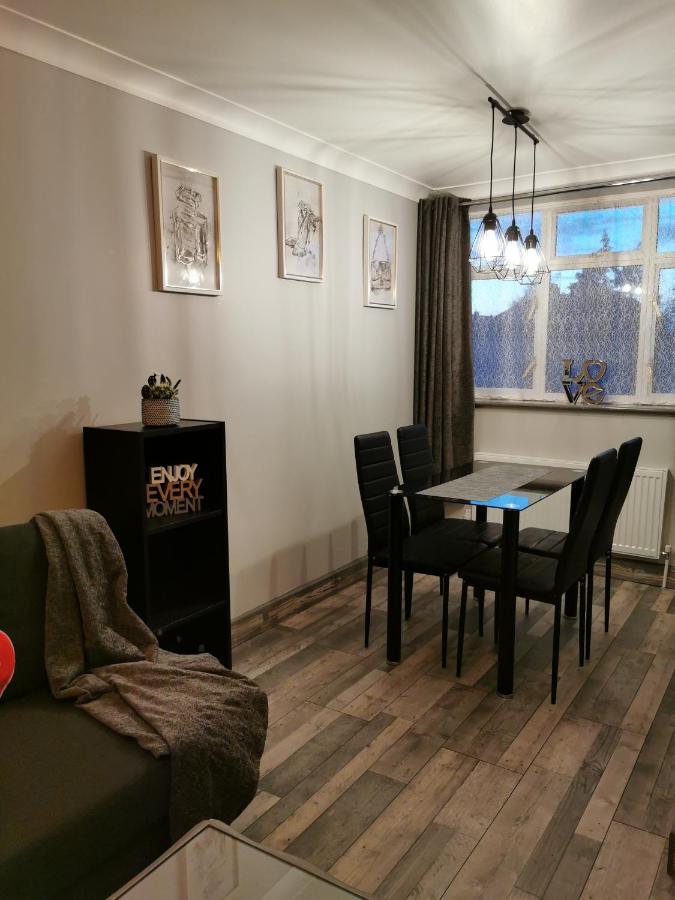 Palaz 2 - 2 Bedroom Flat Едмънтън Екстериор снимка