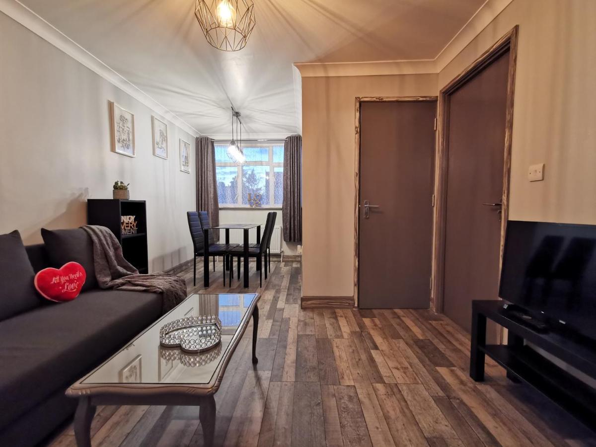Palaz 2 - 2 Bedroom Flat Едмънтън Екстериор снимка